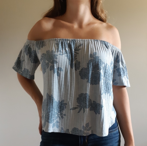 Off The Shoulder Shirt - Picture 2 of 5